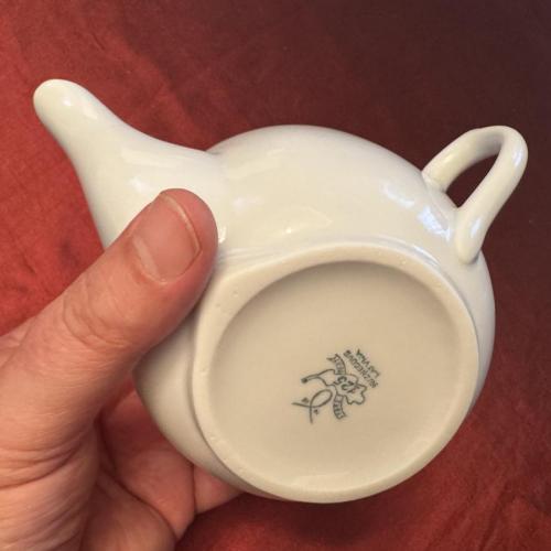 Поилка для раненых , 1937 год, изделие Кузнецова (KUZNECOVS). Доставка омнива . Для музеев и коллекционеров.